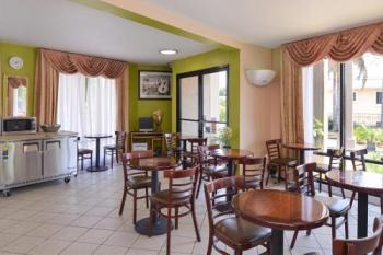 Super 8 by Wyndham Los Angeles/Alhambra